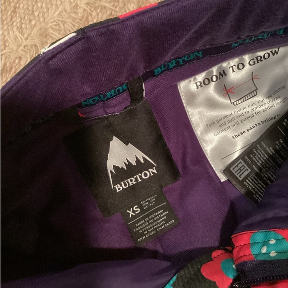 NWOT BURTON GIRLS ELITE CARGO FLORAL DESIGN SNOW PANTS SZ. XS - Picture 12 of 13